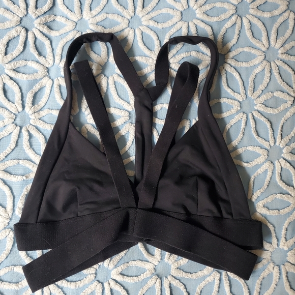 ALO Yoga Nadi Bra in Black - Picture 3 of 5
